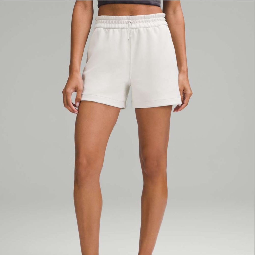 NWT Lululemon Softstream Short High Rise 4” in Bone